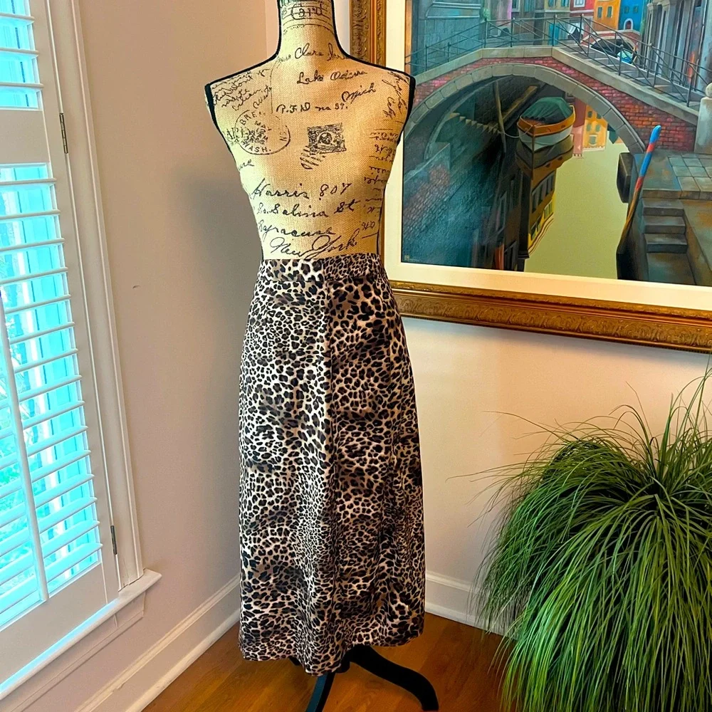 Nasty Gal leopard pencil skirt - size 6 - Picture 4 of 6